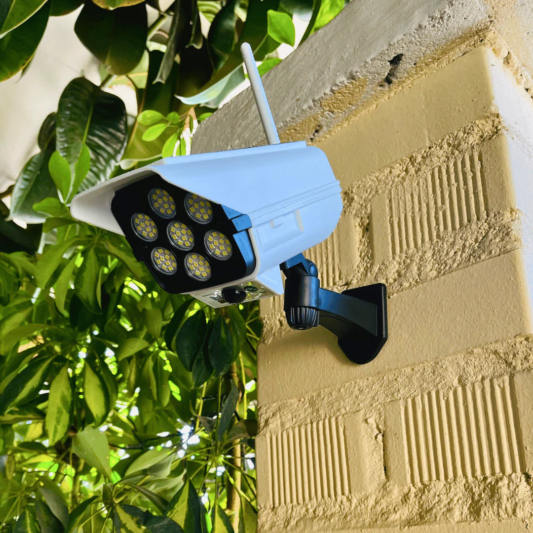 Foco Solar Tipo Cámara – Seguridad Visible, Energía Inteligente